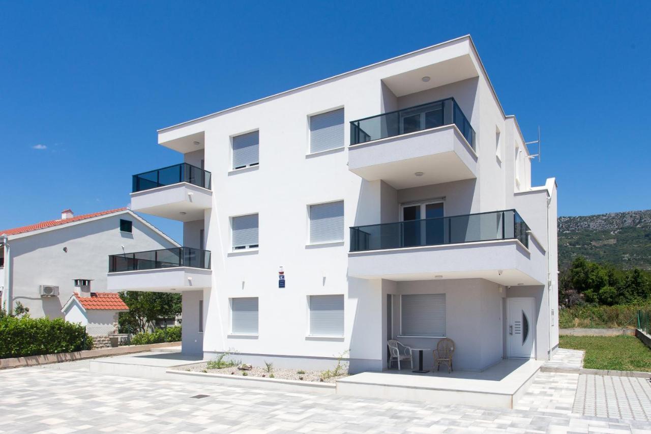 Delminium Apartment Kastela Exterior photo